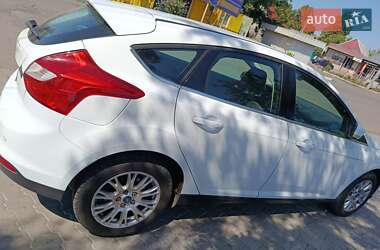 Хэтчбек Ford Focus 2011 в 