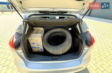 Хэтчбек Ford Focus 2014 в 