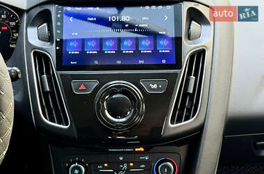 Хэтчбек Ford Focus 2014 в 