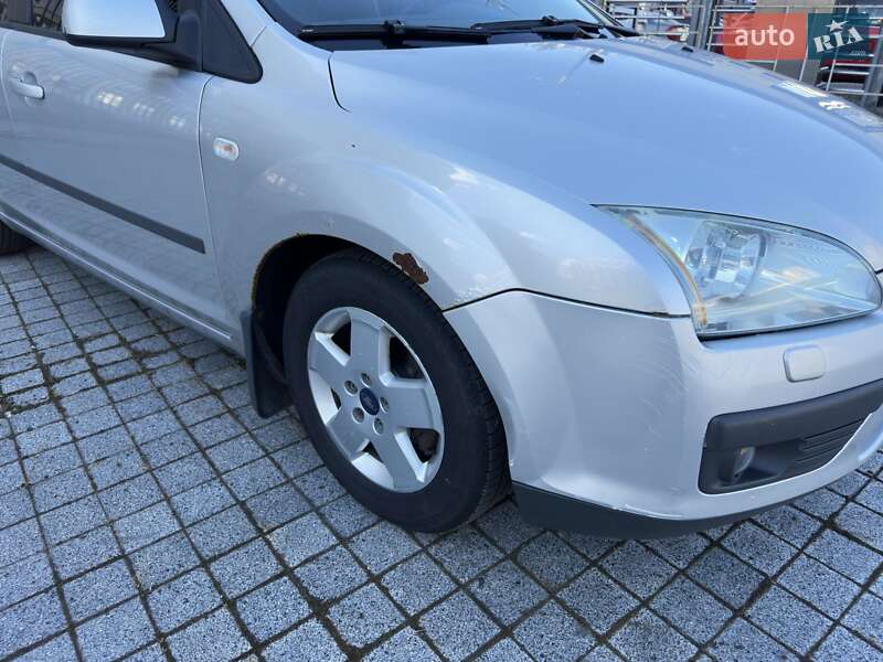 Хэтчбек Ford Focus 2006 в Киеве