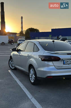 Седан Ford Focus 2016 в 