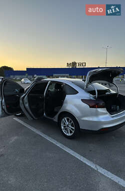 Седан Ford Focus 2016 в 