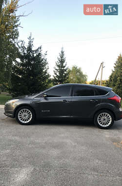 Хэтчбек Ford Focus 2015 в 
