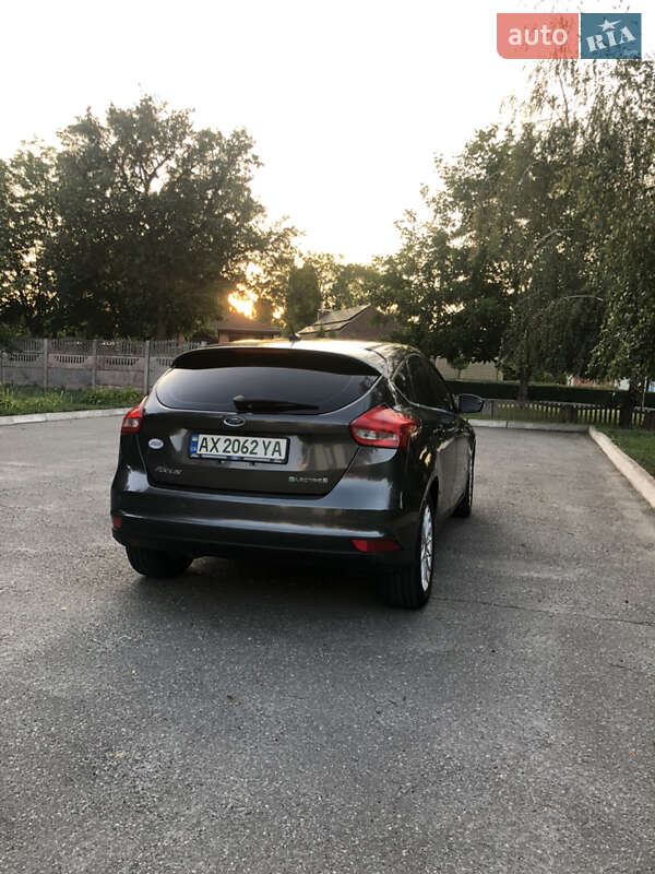 Хэтчбек Ford Focus 2015 в Чугуеве