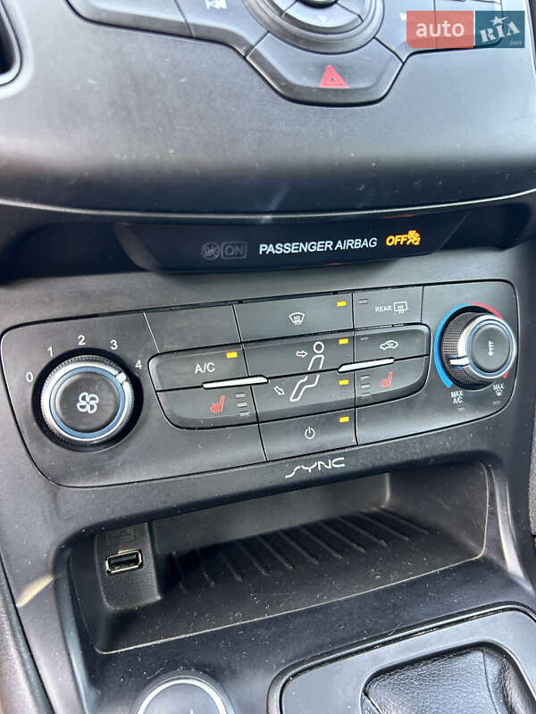 Седан Ford Focus 2015 в Сумах