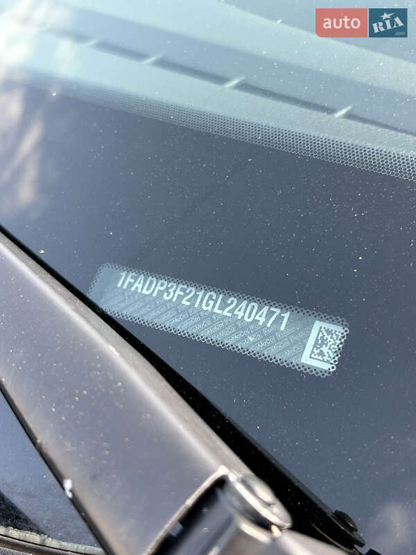 Седан Ford Focus 2015 в Сумах