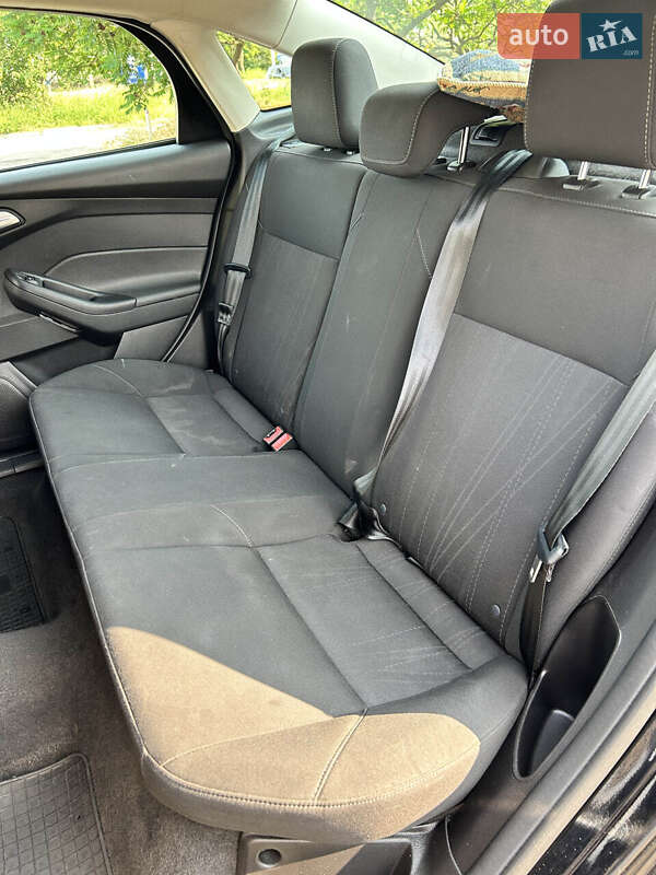 Седан Ford Focus 2015 в Сумах