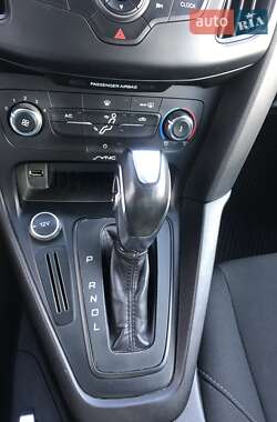 Седан Ford Focus 2015 в 