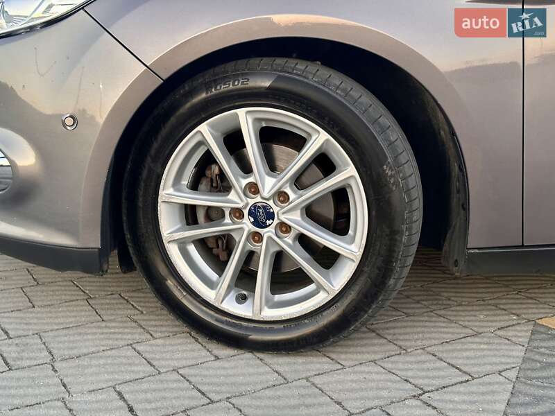 Хэтчбек Ford Focus 2012 в Стрые