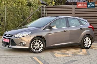 Хэтчбек Ford Focus 2012 в 