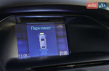 Хэтчбек Ford Focus 2012 в 
