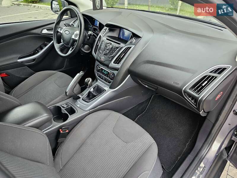 Хэтчбек Ford Focus 2012 в Стрые