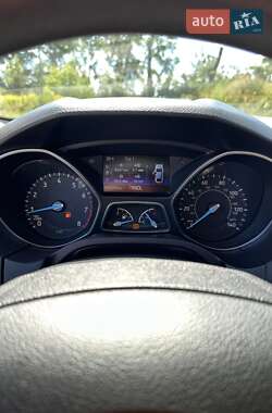 Хэтчбек Ford Focus 2017 в 