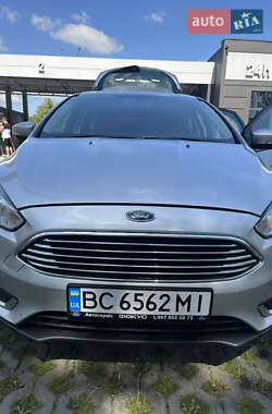 Хэтчбек Ford Focus 2016 в 