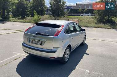Хэтчбек Ford Focus 2006 в 