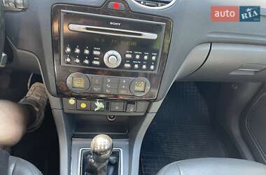 Хэтчбек Ford Focus 2006 в 