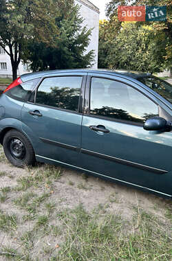 Хэтчбек Ford Focus 2002 в 