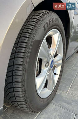 Универсал Ford Focus 2012 в 