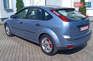 Хэтчбек Ford Focus 2006 в 