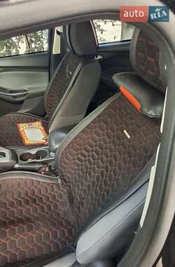 Седан Ford Focus 2014 в 