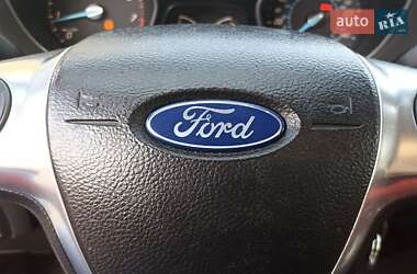 Седан Ford Focus 2011 в 