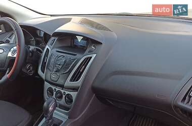 Седан Ford Focus 2011 в 