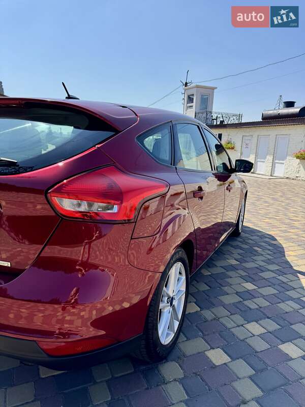 Хэтчбек Ford Focus 2016 в Днепре