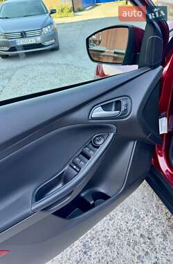 Хэтчбек Ford Focus 2016 в 