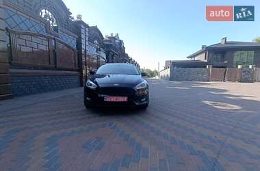 Хэтчбек Ford Focus 2014 в 