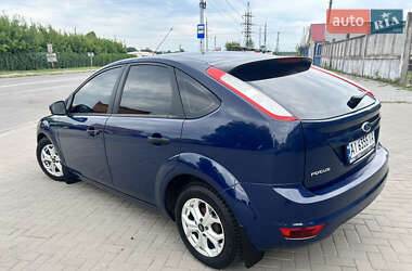 Хэтчбек Ford Focus 2011 в 