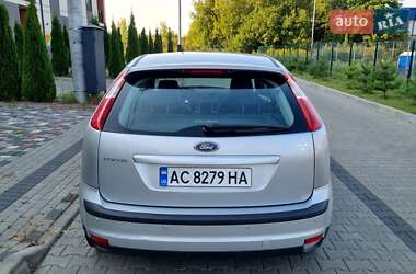 Хэтчбек Ford Focus 2006 в 