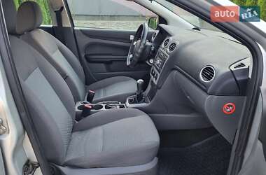 Хэтчбек Ford Focus 2006 в 