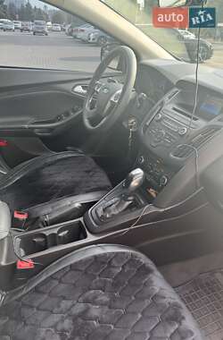 Хэтчбек Ford Focus 2016 в 
