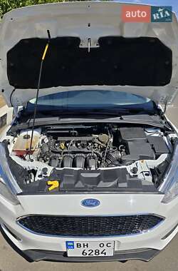 Седан Ford Focus 2015 в 