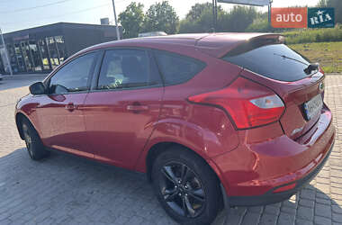 Хэтчбек Ford Focus 2011 в 