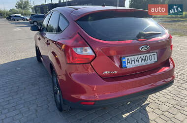 Хэтчбек Ford Focus 2011 в 