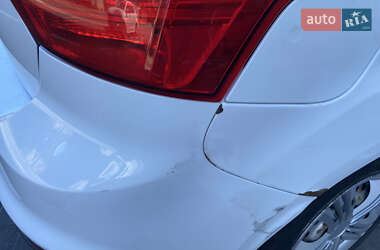 Хэтчбек Ford Focus 2012 в 