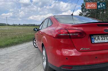 Седан Ford Focus 2015 в 