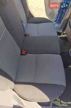 Хэтчбек Ford Focus 2010 в 
