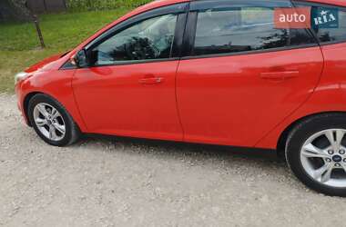 Хэтчбек Ford Focus 2013 в 