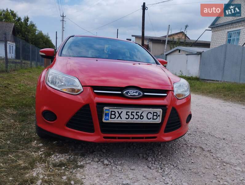 Хэтчбек Ford Focus 2013 в 