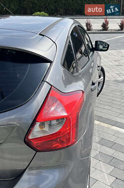 Хэтчбек Ford Focus 2013 в 