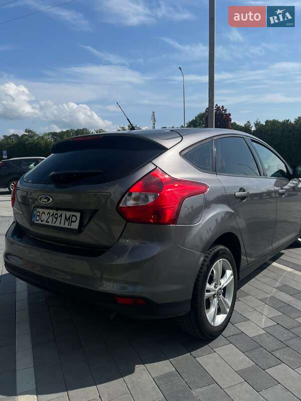Хэтчбек Ford Focus 2013 в Городке