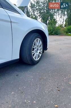 Седан Ford Focus 2012 в 