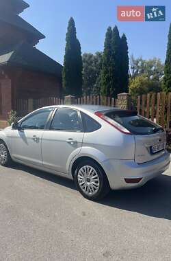 Хэтчбек Ford Focus 2010 в 