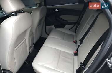 Хэтчбек Ford Focus 2015 в 