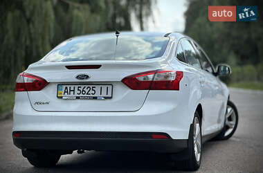 Седан Ford Focus 2013 в 