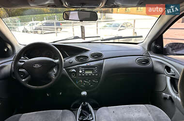 Седан Ford Focus 2002 в 