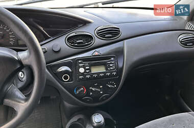 Седан Ford Focus 2002 в 