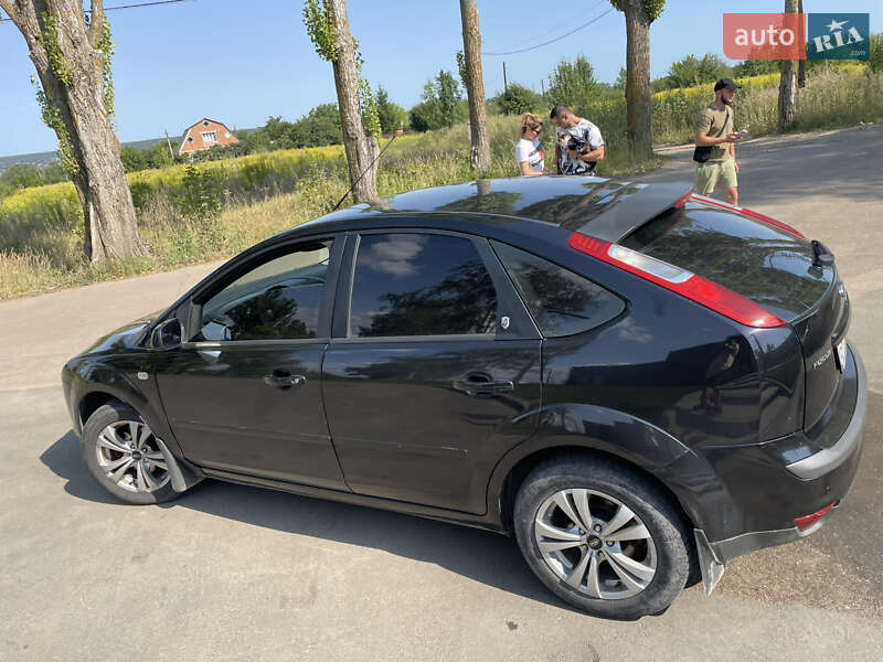Хэтчбек Ford Focus 2006 в Сумах